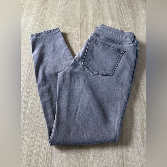 NWOT … LOFT OUTLET “Size: 6P” Modern Skinny Jeans - Picture 2 of 6